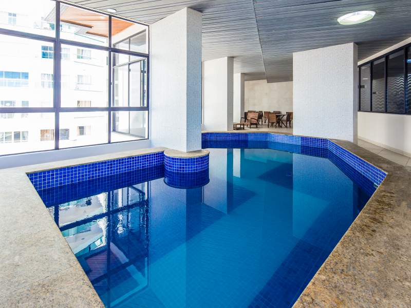 Piscina térmica coberta